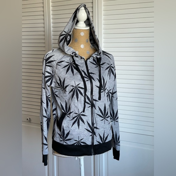 Ellie & Kate size XL Pot leaf Hoodie zip up , gray, and black - Picture 2 of 8